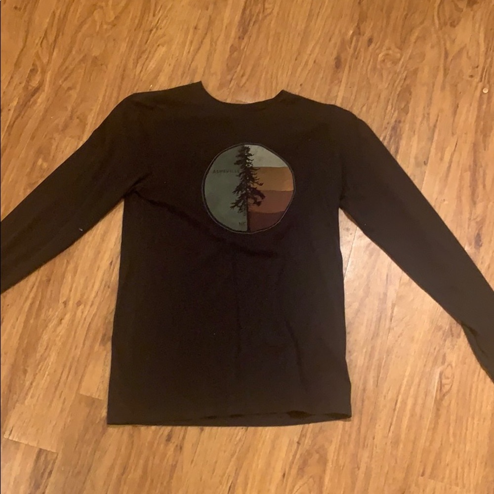 Black long sleeve shirt